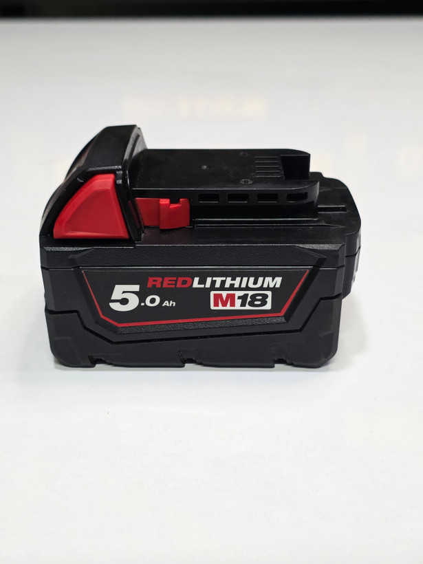 باطری استوک ابزارهای شارژی Milwaukee M18 سازگاری با مدل های m18